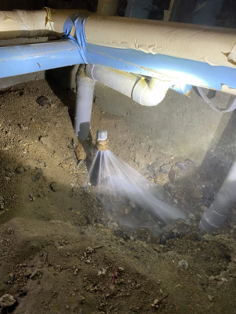 床下配管の水漏れ